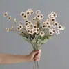 Flor de ciruelo de 5 pétalos cruzada margarita tela de seda flor artificial adorno de decoración para el hogar boda sentido de alta calidad flor de simulación venta al por mayor