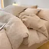 Juego de cuatro piezas de ropa de cama de algodón cepillado grueso de lujo ligero para otoño e invierno, funda de edredón de algodón puro, sábana, juego de tres piezas de ropa de cama para estudiantes