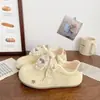 Sapatos Casuais Brancos com Cadarço de Gatinho Fofo Femininos 2026 Novo Estilo Outono Antiderrapantes Versáteis Sapatos de Treino Alemães Sapatos Femininos Tendência