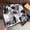 Bufanda Estampada Estilo Coreano con Bloques de Color de Seda Sintética, Chal de Alta Gama, Bufanda para el Cuello con Protección Solar, Pañuelo Cuadrado Pequeño, Pañuelo para la Cabeza, Bufanda para Mujer