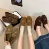 Mocasines para Mujer Versátiles Estilo Británico Versátiles Zapatos Otoño Persona Perezosa Zapatos de un Solo Uso Nuevo Retro Gamuza 2026 Completamente Cerrados Slip-on