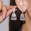 Aretes Pequeños Triangulares Geométricos Brillantes de Diamante Machika de Alta Gama para Mujer, Aretes de Diamante Completo Lujosos, Venta al por Mayor de Aretes