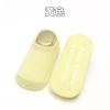 Calcetines de trampolín antideslizantes para bebé Amazon calcetines de piso para niños pequeños y medianos calcetines diarios de un solo plano para coche con dispensador