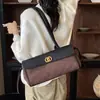 Nova bolsa baguete acolchoada grande de camurça retrô com toque de luxo, bolsa de mão estilo bowling, bolsa de ombro, bolsa de ombro feminina