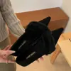 Primer Encuentro Temporada 2026 Nuevo Otoño Estilo Coreano Peludos Puntiagudos Bajos Zapatos de una Sola Pieza para Mujer Ocultos en Altura Zapatos de Commuting de un Paso