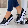 Zapatos de mujer de suela gruesa de talla grande para comercio exterior, nuevos mocasines casuales sin cordones 2025 con hebilla metálica