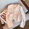 Estilo suave y romántico, chaqueta tipo Chanel para mujer con botón de perla color rosa lechoso, nueva colección primavera y otoño, cuello redondo, manga larga, blazer tejido