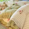 Conjunto de Cama de Inverno Classe A Luxo Leve Lã de Leite Renda Estilo Colcha Conjunto de Quatro Peças Capa de Edredom Renda Colcha Conjunto de Três Peças Conjunto de Roupa de Cama 3