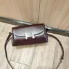 Bolsa Pequena de Textura de Luxo Feminina 2024 Nova Bolsa de Mão Simples Versátil Bolsa Quadrada Pequena Estilo Western Retrô Bolsa Transversal para o Dia a Dia