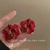 Traje Xiuhe de Noiva Festivo com Brincos Vermelhos com a Palavra "Feliz" Novo Estilo 2025 Brincos Versáteis Doces Florais de Nicho