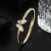 Pulsera de Mano Personalizada de Zirconia Micro-Pavé con Electrochapado de Oro Real para Mujer, Pulsera de Uñas de Mariposa con Letra H de Alta Gama, Pulsera de Lujo Accesible