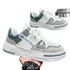 Zapatos de malla para hombre, transpirables, finos, casuales, deportivos, ligeros, nuevas zapatillas de verano para hombre, zapatos de moda para estudiantes