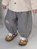 Conjunto de Otoño para Niño de un Año Estilo Coreano Estilo Academia Chaleco de Punto Pantalones Largos para Bebé Conjunto de Tres Piezas Ropa Infantil