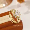 Anillo Floral de Zirconia de Lujo Ligero, Apertura Ajustable, No se Desvanece, Diseño Único, Versátil y Elegante