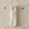 Calcetines de forro polar de coral que no sueltan pelo al por mayor, calcetines de suelo de oso cálidos para mujer, calcetines de dormir de medio terciopelo engrosado con bordado de dibujos animados