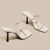 Zapatos Blancos de Tacón Alto Estilo Francés 2026 Modelo Nuevo de Verano Sandalias de Una Correa Estilo Hada de Tacón Fino Mules Versátiles de Punta Cuadrada
