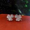 Lujo Ligero, Exquisitos y de Alta Gama Aretes de Flor de Tres Hojas de Zirconia, Diseño de Nicho Moderno, Aretes Pequeños y Modernos Estilo Celebridad de Internet