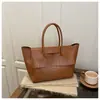 Bolsa Feminina Simples de Grande Capacidade 2026 Nova Tendência Moda Versátil Ins Bolsa de Ombro Bolsa de Mão de Celebridade da Internet Bolsa Tote