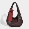 Bolsa de Couro Rosa Fosco Tecida Design de Nicho 2026 Nova Moda Bolsa Tote de Grande Capacidade Bolsa de Mão de Alta Qualidade