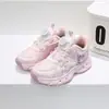 2026 Zapatos Deportivos de Algodón de Dos Capas con Luz Flash de Invierno para Niños Suela Ligera de EVA Zapatos para Niños Venta al Por Mayor Zapatos de Correr para Niñas 6852