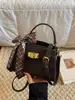Moda Transfronteriza Casual de Gama Alta 2025 Nuevo Versátil Nicho Bolso de Hombro Bolso Cruzado Mate Bolso Cuadrado Pequeño Simple