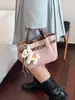 Bolso de Oficina Súper Popular para Mujer 2026 Nuevo Modelo Bolso de Hombro Cruzado para Viajes con un Toque de Lujo, Bolso Cubo Estilo Cesta