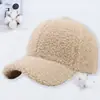 Boné de Baseball de Lã de Cordeiro para Outono e Inverno com Logo Personalizado, Boné de Bico Quente e Fashionável Estilo Coreano, Chapéu Bordado