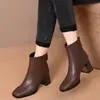 Botas ankle boots quadradas da moda com salto grosso para mulheres, nova coleção outono/inverno 2026, forradas com fleece, cano curto, zíper traseiro, versáteis, confortáveis, estilosas e chiques