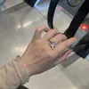 Nuevo Anillo Morado con Forma de Serpiente y Diamantes para Mujer, Diseño de Nicho de Alta Gama, Lujo Accesible Anillo Elegante de Perlas Abierto Versátil para Instagram