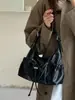 Bolso de mano vintage de gran capacidad para mujer, nuevo modelo 2026, bolso tote simple plisado, bolso de hombro o axila texturizado