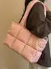 Bolsa de ombro de grande capacidade, bolsa acolchoada de algodão, novo modelo 2026 de bolsa de ombro sob o braço, bolsa de mão casual, bolsa tote plissada nuvem