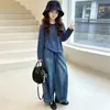 Nova coleção primavera e outono 2026 para meninas: top listrado e calça pantalona, um conjunto estiloso de duas peças para meninas mais velhas