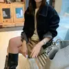 Jaqueta jeans feminina de alta qualidade vintage com costura contrastante de Dongdaemun, Coreia, em estilo casual, descontraído e relaxado