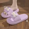 Sandalias de moda versátiles con dibujos animados lindos de EVA para mujer, se pueden usar tanto en casa como al aire libre, son impermeables, de secado rápido y cómodas para caminar.
