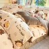 Juego de Cuatro Piezas de Leche Polar de Invierno con Funda Nórdica de Polar Añadida Juego de Tres Piezas para Dormitorio Infantil Sábana Cálida Ropa de Cama de Coral