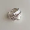 Anel de Abertura com Textura Elegante Europeu e Americano para Mulheres Design Exquisito Feito à Mão Moda Acessórios de Temperamento Versáteis Joias Únicas