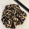Nova Textura de Tecido Europeu e Americano Versátil Estampa de Leopardo Scrunchie Retro Elegante Prendedor de Cabelo Simples Linha Acessório de Cabelo