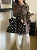 Bolsa transfronteiriça de camurça com poá para mulheres, nova bolsa de ombro vintage de outono 2026, bolsa de mão tote grande capacidade para o dia a dia