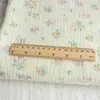 Tecido de gaze de algodão para bebê com pequeno padrão floral estilo coreano, camada dupla, tecido crepom, material para pijamas infantis, mantinha de swaddle