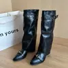 Botas Cavaleiro Elegantes de Salto Grosso Estilo Novo Versão Coreana 2026 Outono/Inverno Bico Duplo Bico Fino Menina Apimentada Afunilamento Fivela Botas Longas Femininas