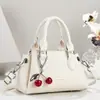 2026 Nova Bolsa Versátil Transversal Estilo Coreano Luxo Leve Tendência Bolsa Feminina Bolsa de Mão Feminina Personalizada Bolsa de Ombro Único Fashionável Tendência