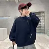Moletom com Forro de Veludo para Meninos Outono e Inverno, para Crianças de Meia-Idade e Grandes, Blusa com Blocos de Cor e Letras, Gola Redonda, Roupas Infantis Casuais Quentes e Largas, Tendência