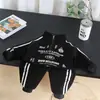 Conjunto Nuevo y Elegante para Niños Primavera y Otoño 2026, Conjunto de Dos Piezas Sudadera con Media Cremallera para Bebé, Atuendo Elegante de Manga Larga para Primavera y Otoño