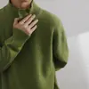 Nova Coleção Outono/Inverno 2026: Suéter de Tricô Gola Alta Meia-Calça Estiloso com Design de Botões, Tendência Coreana, Verde Fruta, Masculino Corte Solto