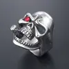 Anillo de calavera punk europeo y americano personalidad Diamante Rojo anillo extraño acero inoxidable joyería para hombre SA900