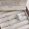 Anillo Coreano Retro con Letras de Amor, Diseño de Nicho, Anillo Personalizado y Exagerado para el Dedo Índice, Anillo Versátil y Único para Mujeres