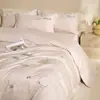 Conjunto de Quatro Peças Bordado com Aplicação em Algodão Puro Estilo Levemente Luxuoso Algodão de Fibra Longa de Xinjiang Capa de Edredom Desenho Animado Fofo Lençol de Cama Conjunto de Três Peças para Uma Pessoa