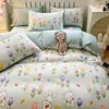 Juego de Ropa de Cama Fresco y Sencillo de Cuatro Piezas, Funda de Edredón, Ropa de Cama Individual para Dormitorio de Chicas, Uso en el Hogar, Lavable, Conjunto Moderno de Tres Piezas