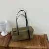 Bolsa de mão retrô moderna de grande capacidade para mulheres, novo estilo 2026, fashion, simples, estilo coreano, bolsa de ombro chique