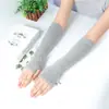 Versión coreana de guantes largos de punto para hombre y mujer de otoño e invierno, cubrebrazos oscuros, de medio dedo abierto, para conducir, protección solar, venta al por mayor de fábrica